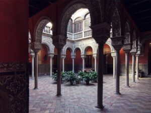 Viaja al pasado y descubre la historia de España.